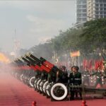 095255-vna_potal_tong_duyet_dieu_binh_dieu_hanh_ky_niem_50_nam_giai_phong_mien_nam_thong_nhat_dat_nuoc_stand-4