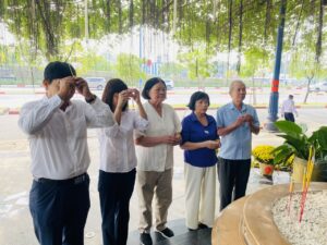 VP Thành hội viến Bia tưởng niệm Nhà đèn Chợ Quán